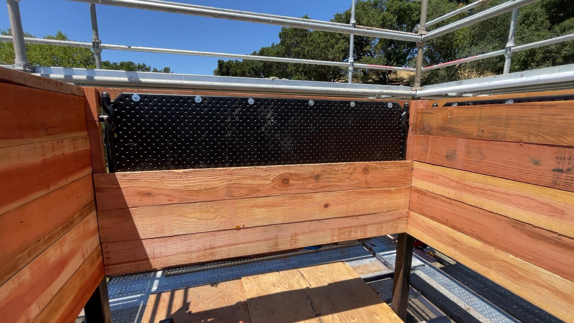 A water jacket installed inside the bat roost helps regulate temperatures and create stable roosting conditions for pallid bats. 